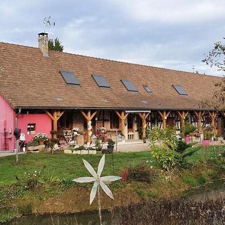 La Maison Du L.A.C. Simard Esterno foto